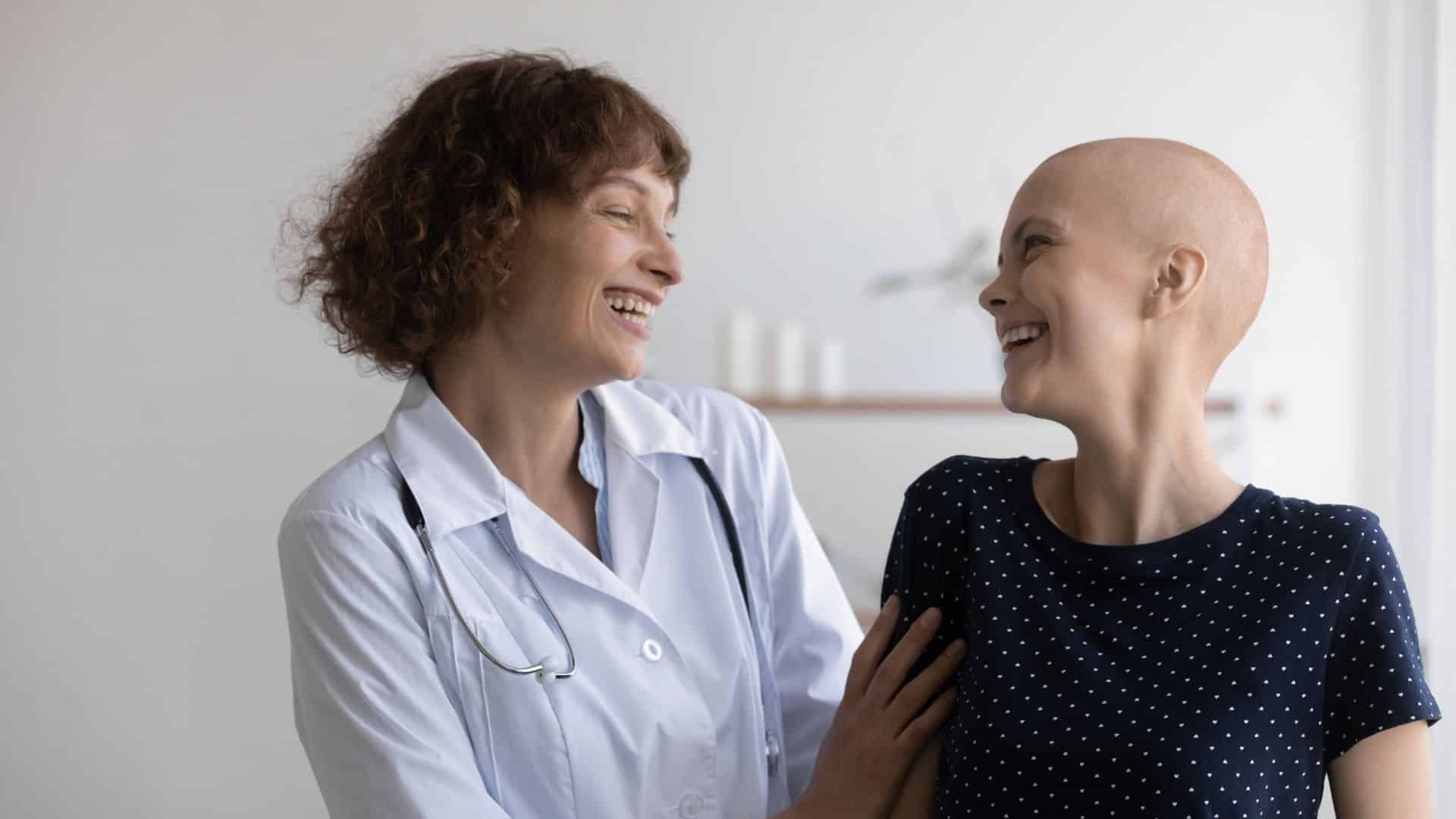 После химиотерапии поднялась температура. Фото людей проходящих химиотерапию. Люди после химиотерапии. Фото онкобольных женщин после химиотерапии фото.